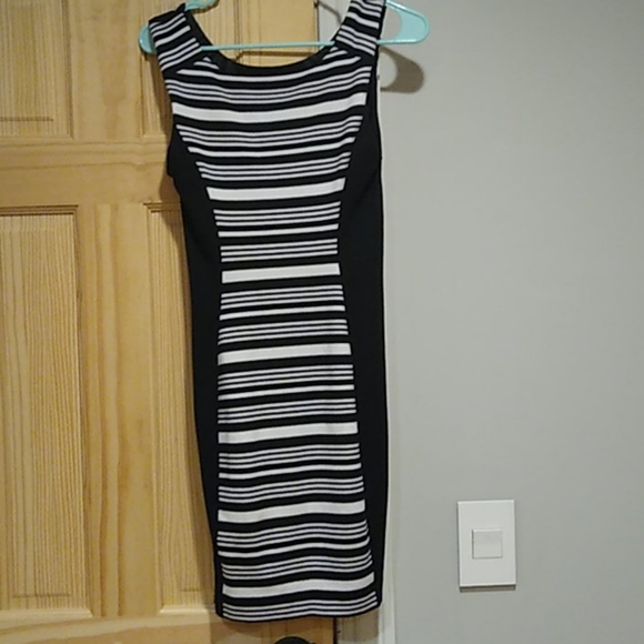 Express Bodycon Dress - Picture 2 of 4